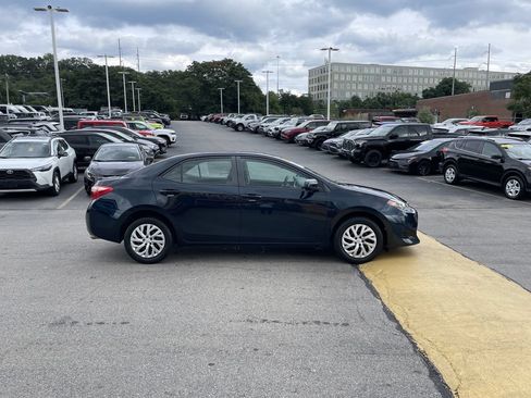Certified 2018 Toyota Corolla LE FWD image 7