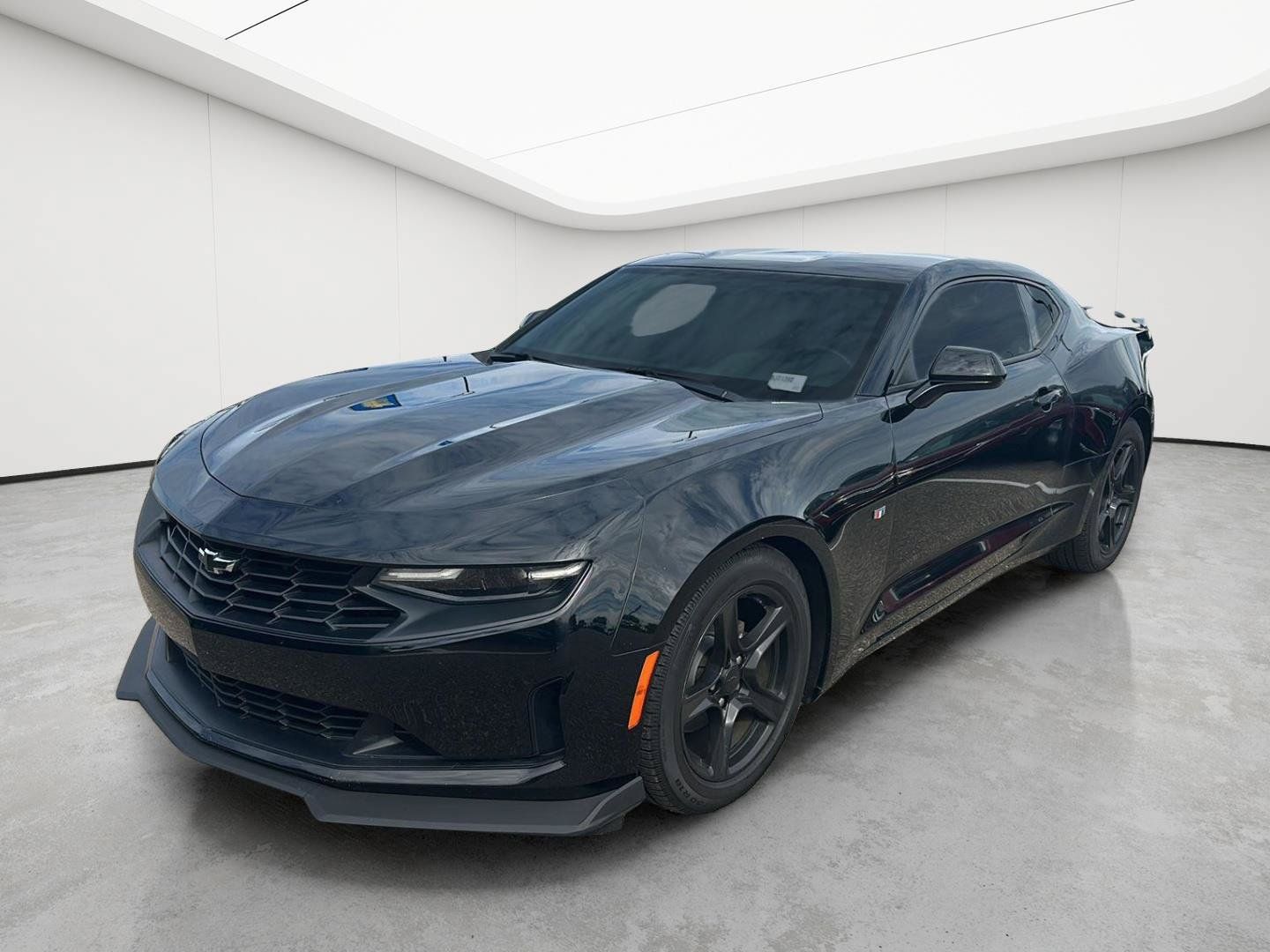 Used 2020 Chevrolet Camaro LT RWD image 9