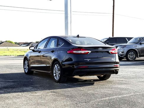 Used 2020 Ford Fusion SE FWD image 11