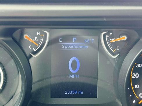 Used 2025 Jeep Wrangler Unlimited Sport AWD/4WD image 19