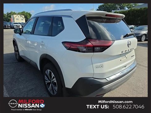 Certified 2023 Nissan Rogue SV w/ SV Premium B Package AWD/4WD image 3