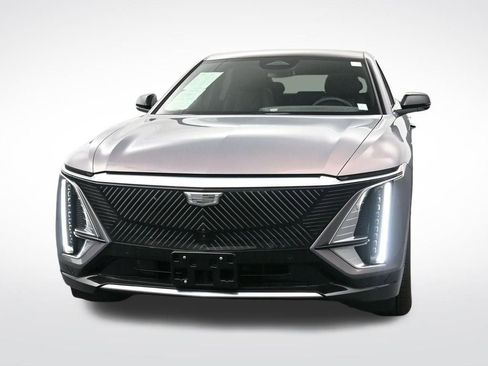Used 2025 Cadillac Lyriq Luxury AWD/4WD image 8