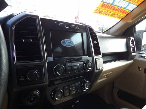 Used 2017 Ford F150 XLT w/ Equipment Group 302A Luxury AWD/4WD image 7