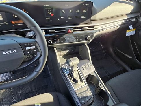 New 2026 Kia Sportage LX FWD image 22