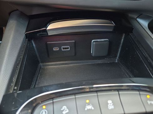 Used 2023 Buick Envision Essence w/ Sport Touring Package AWD/4WD image 20