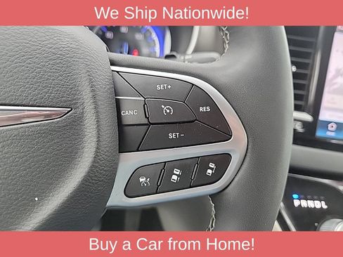Used 2024 Chrysler Pacifica Touring-L FWD image 27