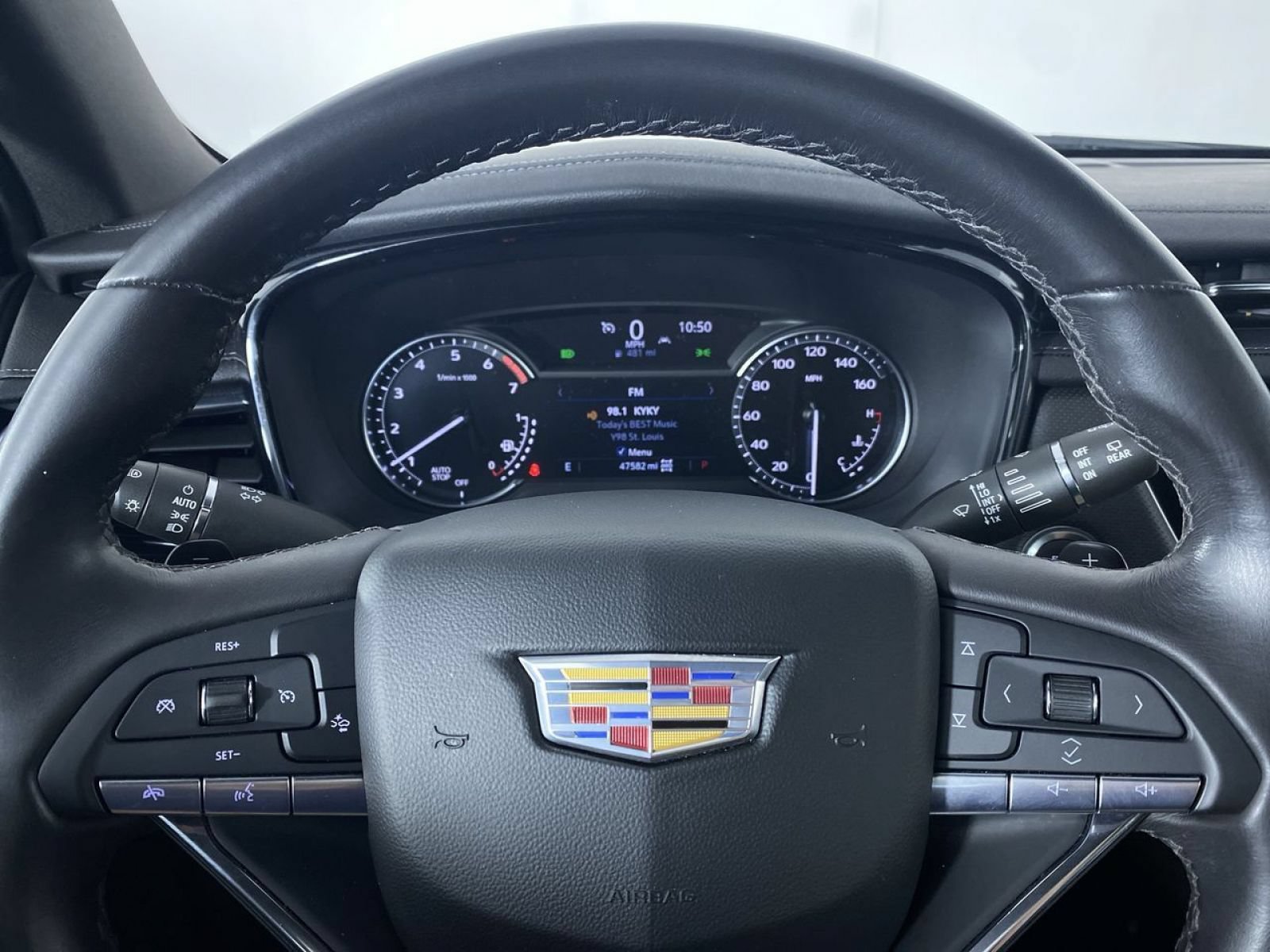 Certified 2024 Cadillac XT6 Luxury w/ LPO, Floor Liner Package AWD/4WD image 3