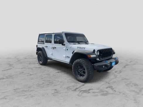 Used 2024 Jeep Wrangler Willys image 2