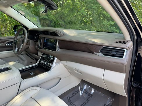 Used 2021 GMC Yukon Denali w/ Denali Ultimate Package AWD/4WD image 66