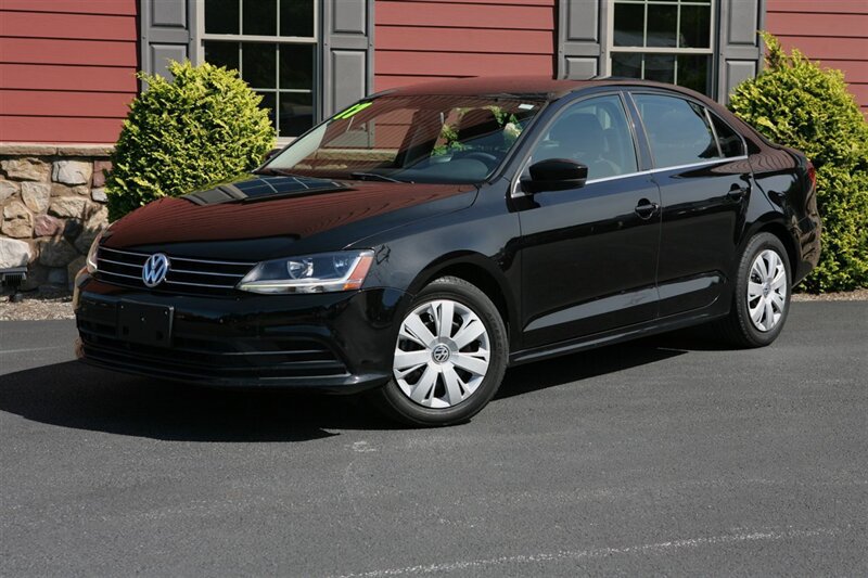 Used 2017 Volkswagen Jetta S FWD image 1