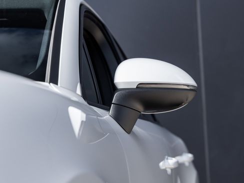 Used 2025 Porsche Cayenne Coupe image 16