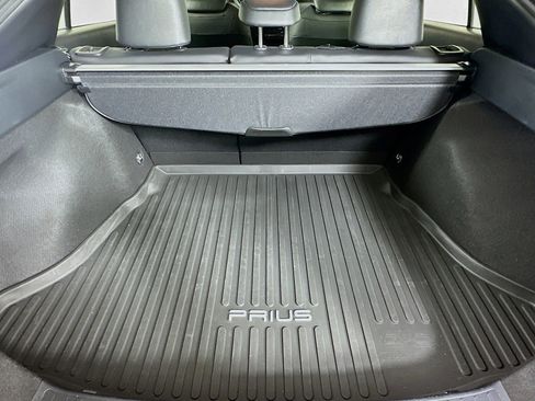 Used 2022 Toyota Prius XLE image 27