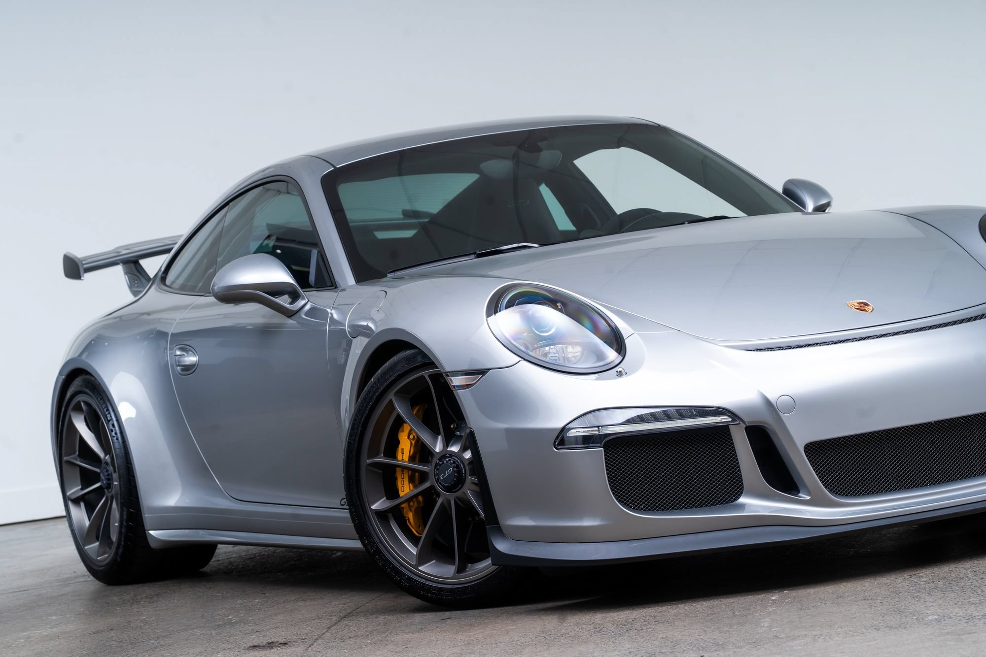 Used 2015 Porsche 911 GT3 RWD image 2
