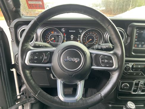 Used 2021 Jeep Wrangler Unlimited Sahara image 21