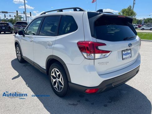 Used 2024 Subaru Forester Premium AWD/4WD image 3
