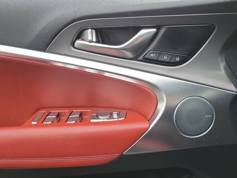 Certified 2025 Genesis G70 3.3T Advanced image 18