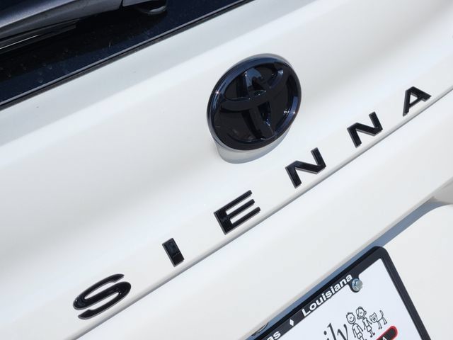 New 2026 Toyota Sienna XLE Woodland Edition AWD/4WD image 9