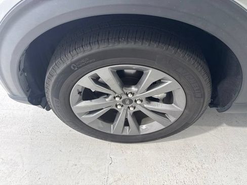 Used 2021 Ford Explorer XLT w/ Equipment Group 202A AWD/4WD image 12