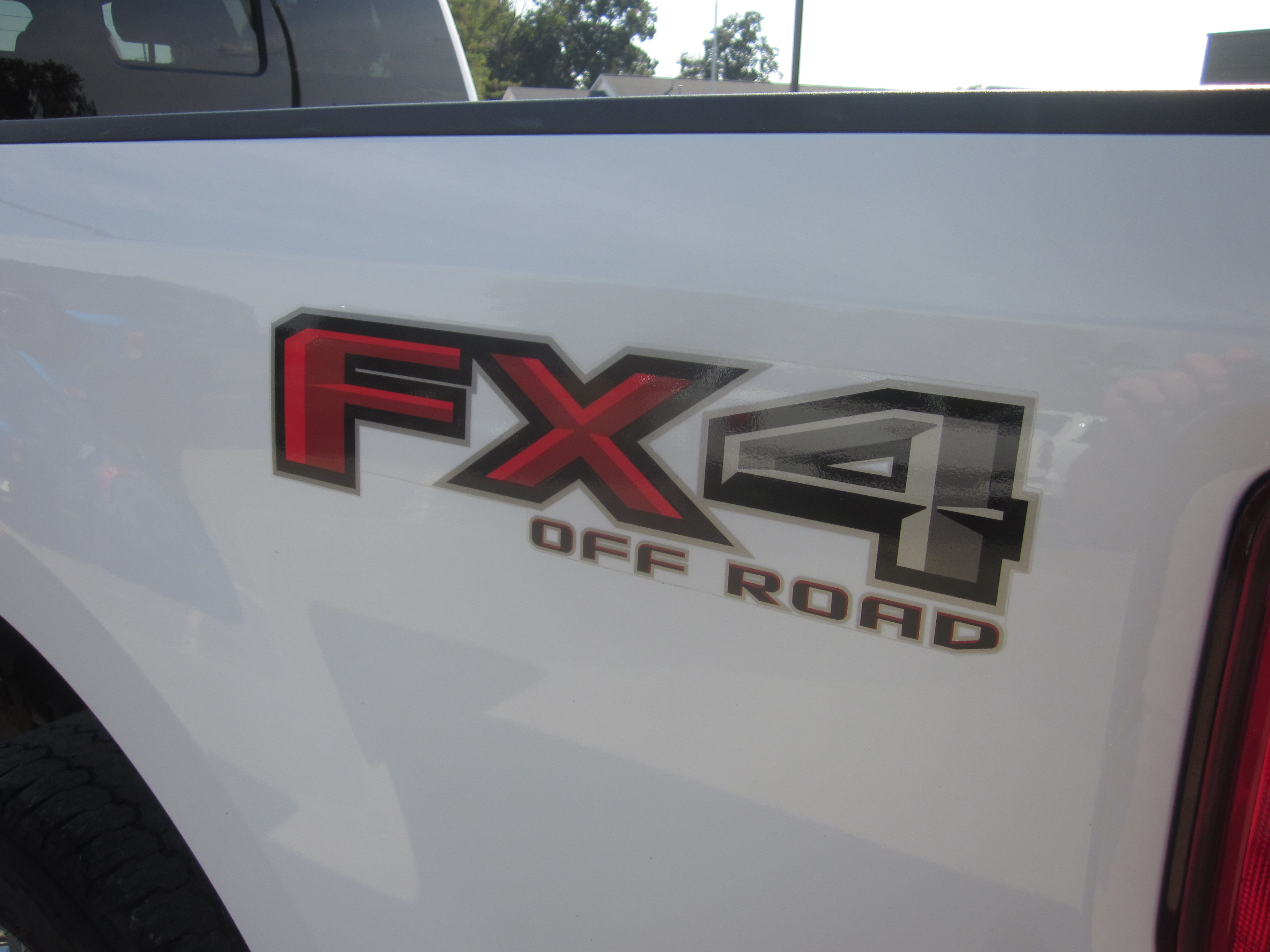 Used 2020 Ford F250 Lariat w/ Lariat Ultimate Package AWD/4WD image 8