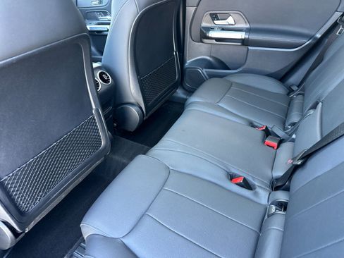 Used 2022 Mercedes-Benz GLB 250 4MATIC image 13