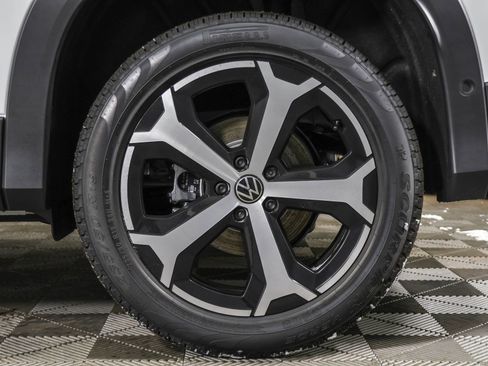 New 2026 Volkswagen Tiguan SE image 18