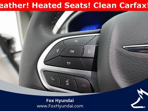 Used 2024 Chrysler Pacifica Touring-L image 18