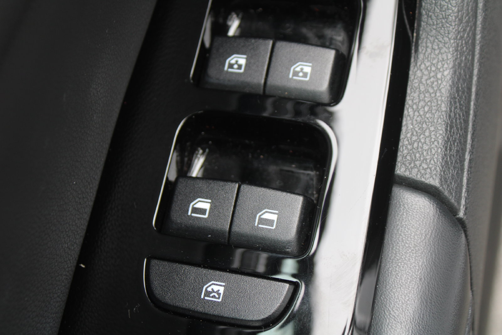 Certified 2023 Kia Sportage EX FWD image 19