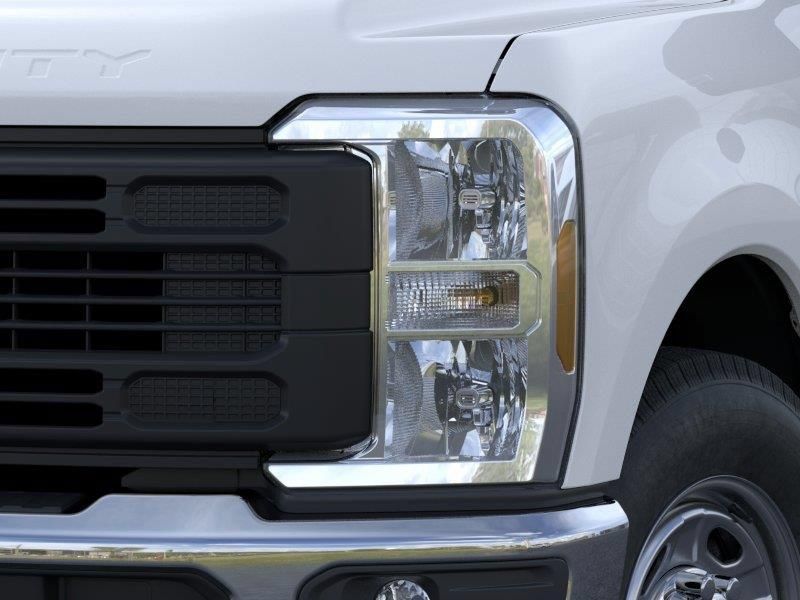 New 2026 Ford F250 XL w/ XL Chrome Package RWD image 18