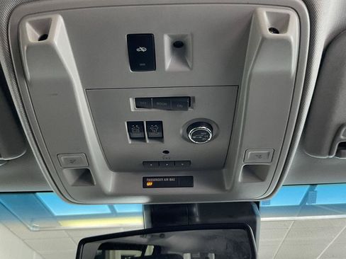 Used 2015 Chevrolet Suburban LTZ AWD/4WD image 20