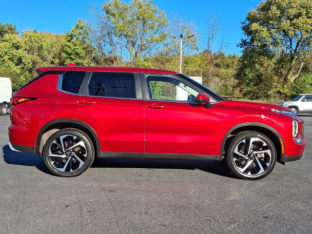 Used 2023 Mitsubishi Outlander SE AWD/4WD image 10