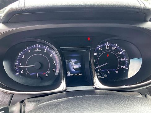 Used 2014 Toyota Avalon Limited w/ Technology Package FWD image 26