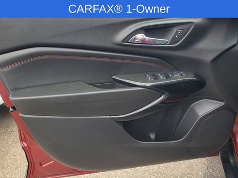 Certified 2024 Chevrolet Trax RS w/ Sunroof Package FWD image 11