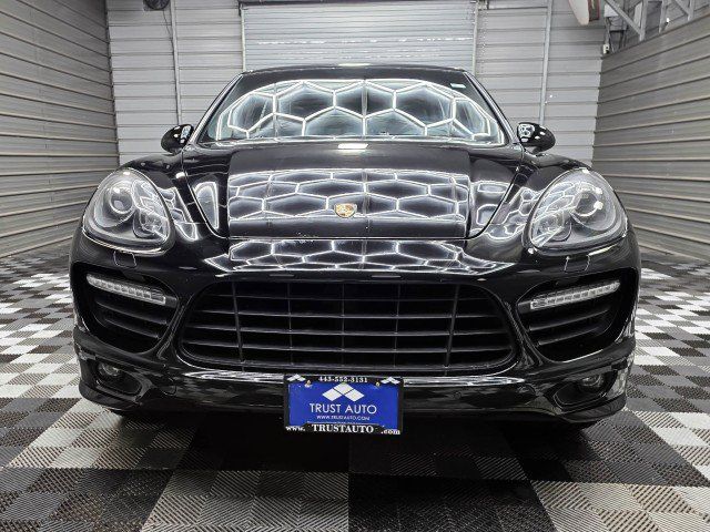 Used 2014 Porsche Cayenne GTS AWD/4WD image 3