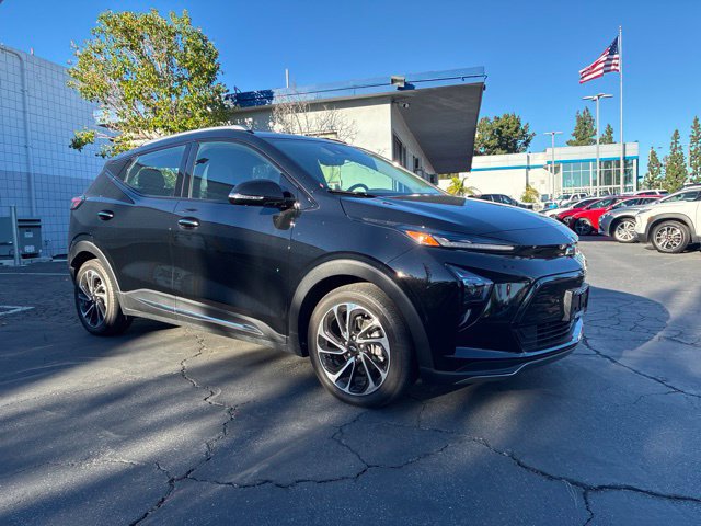 Certified 2023 Chevrolet Bolt EUV Premier FWD image 2