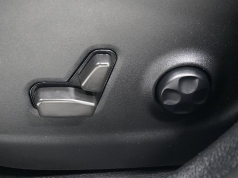 Used 2021 Jeep Cherokee Latitude Plus image 12