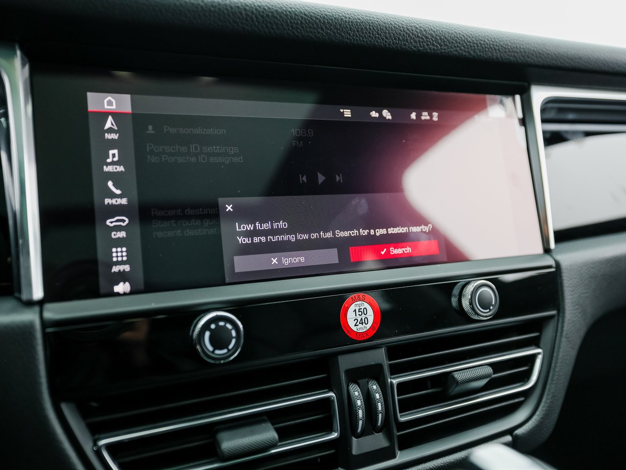 Certified 2026 Porsche Macan AWD/4WD image 18