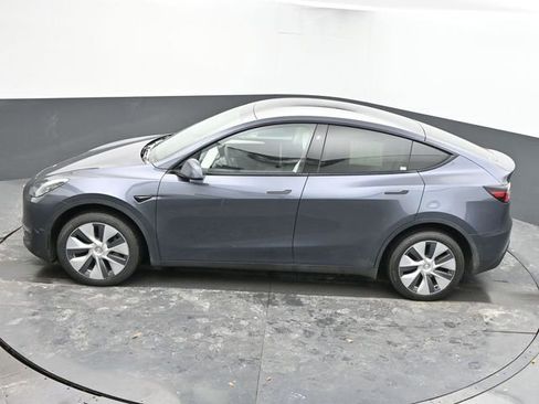 Used 2023 Tesla Model Y Long Range image 38
