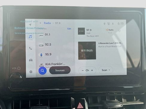 Used 2025 Toyota Corolla Cross LE image 14