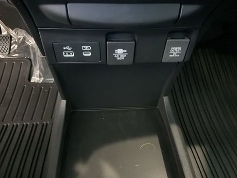 New 2026 Honda Odyssey Touring image 14