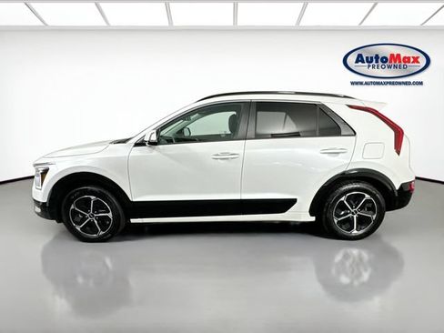 Used 2023 Kia Niro FWD image 9
