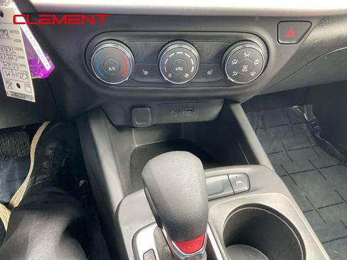 Used 2024 Chevrolet Trax RS image 12