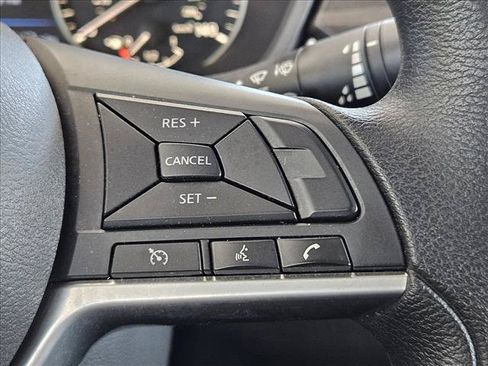 Used 2025 Nissan Altima 2.5 SV FWD image 21