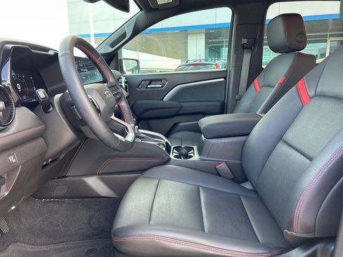 Used 2023 Chevrolet Colorado Z71 w/ Z71 Convenience Package 2 image 12