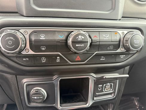 Used 2022 Jeep Wrangler Unlimited Sport image 16