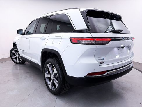 Used 2023 Jeep Grand Cherokee 4WD 4xe w/ Luxury Tech Group II image 2