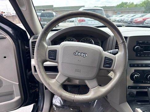 Used 2007 Jeep Grand Cherokee Laredo AWD/4WD image 17