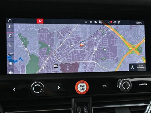 Certified 2025 Porsche Macan image 14