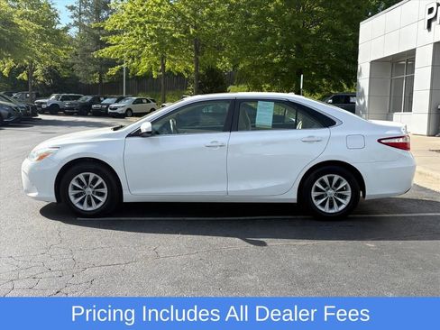 Used 2017 Toyota Camry LE FWD image 4