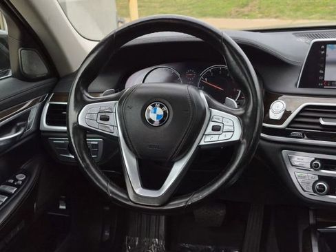 Used 2018 BMW 740i RWD image 21