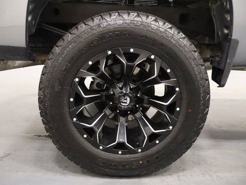 Used 2025 Chevrolet Silverado 1500 LT AWD/4WD image 25